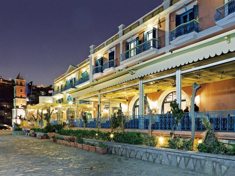 Nireus Hotel Сими Экстерьер фото